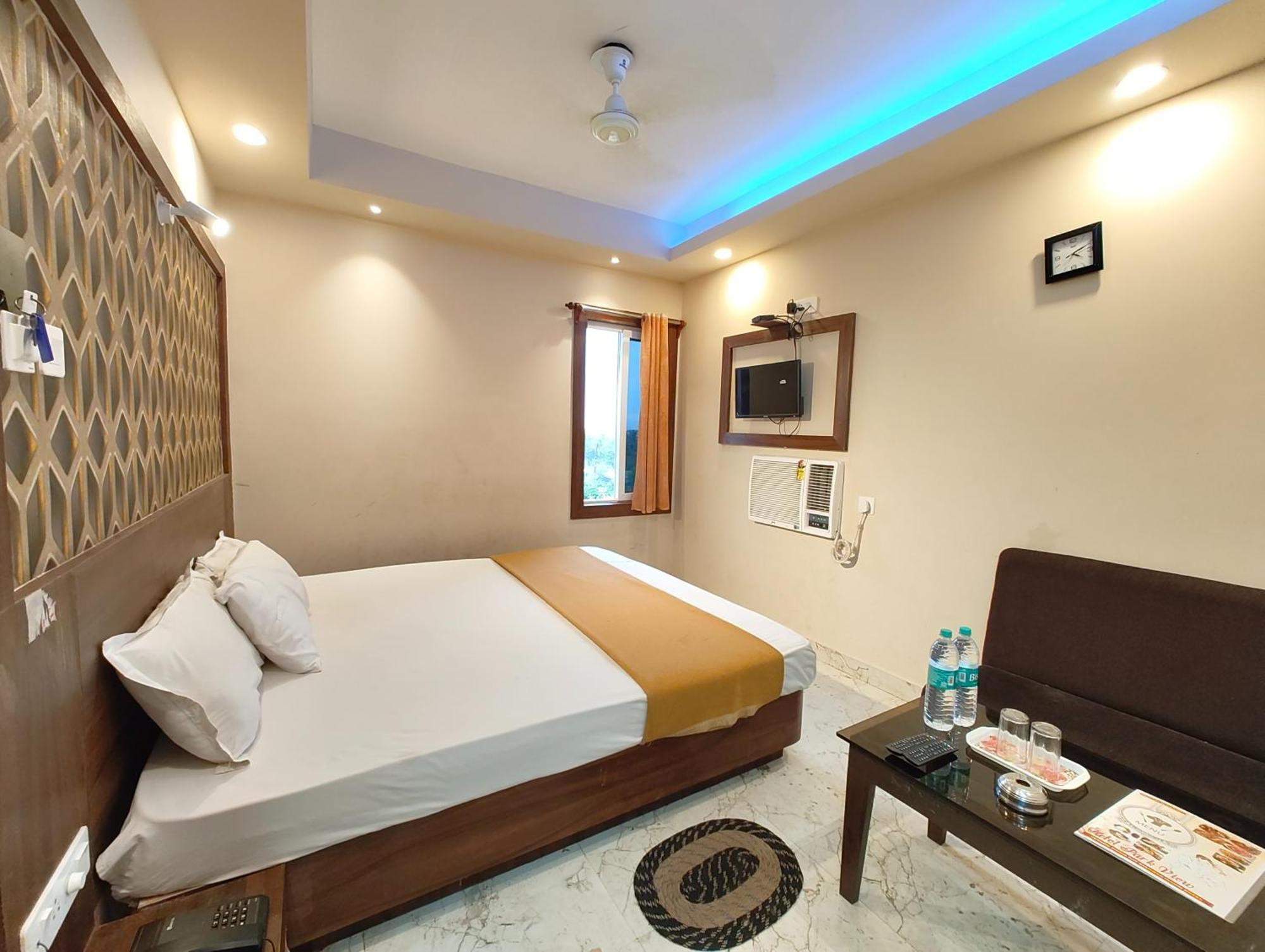 "Hotel Aradhya Puri"- Luxur- Room With Sea-View - Prime Location With Parking Facilities - Best Hotel In Puri Esterno foto