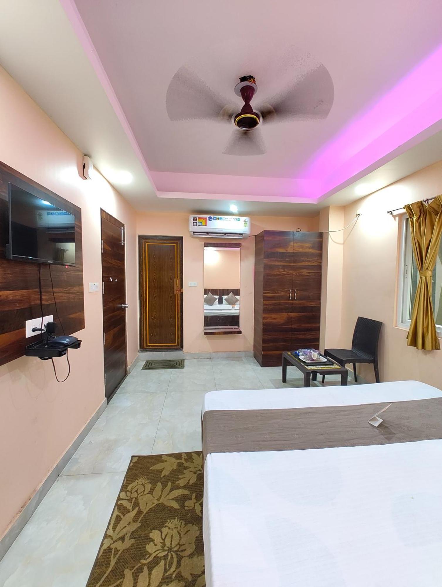 "Hotel Aradhya Puri"- Luxur- Room With Sea-View - Prime Location With Parking Facilities - Best Hotel In Puri Esterno foto